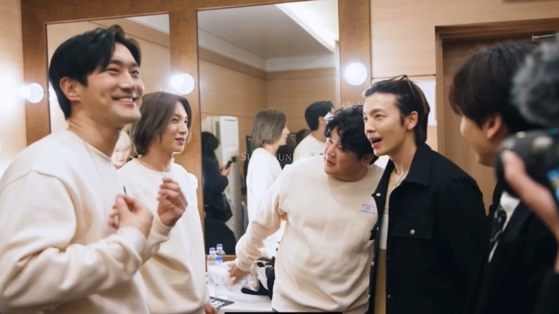 永远喜欢贴贴的蓝人,suju是一家人97赫海冲上lss舞台唱miracle的