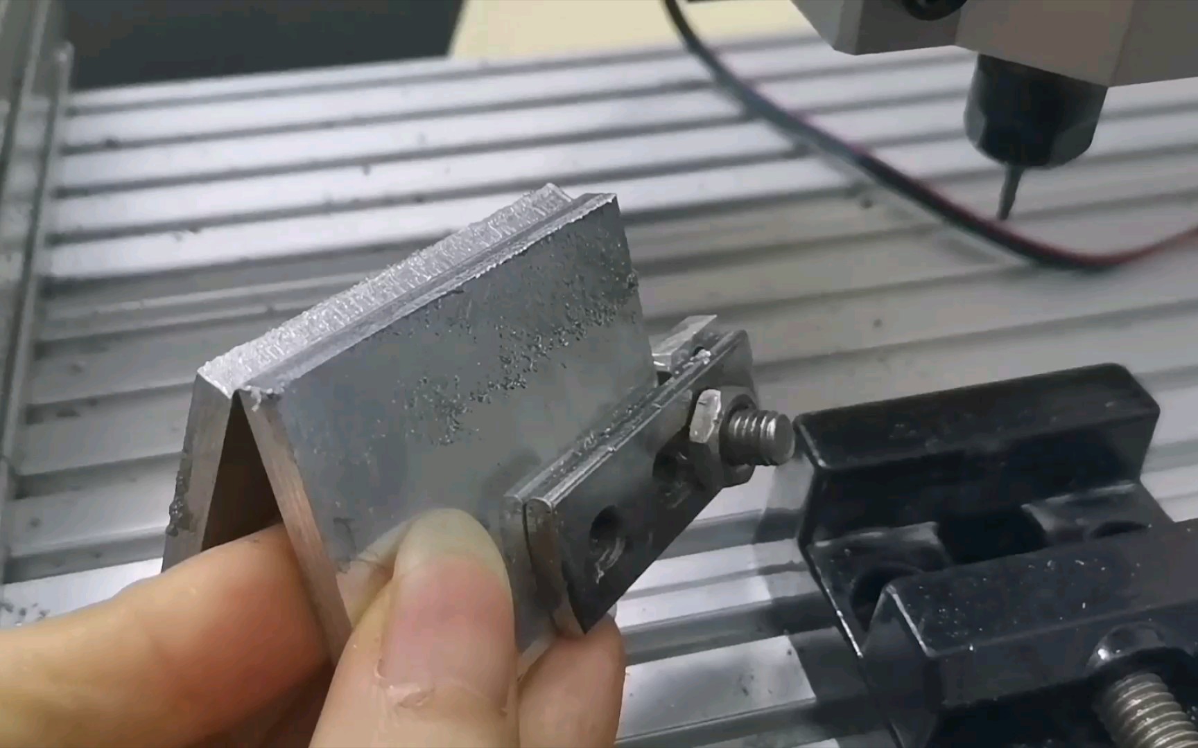 diycnc雕刻机之小铣刀尝试把5mm铝板铣断.哔哩哔哩bilibili