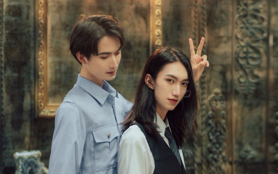 默读cos浅野宫寒我心中有一簇迎着烈日而生的花比一切美酒都要芬芳