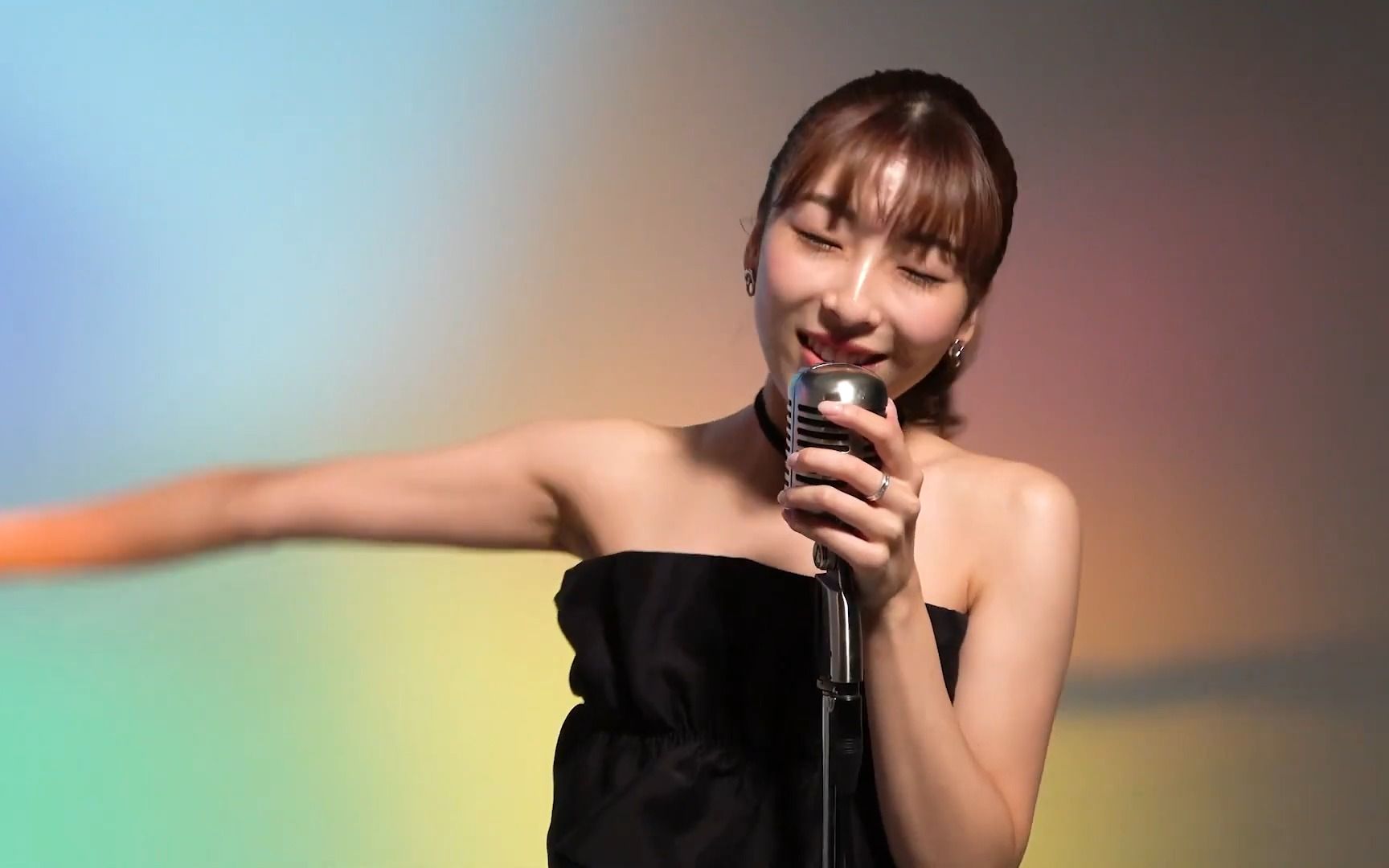 柯南op3《謎》英文翻唱版 by 花リナ(和小松未步同一家唱片公司)