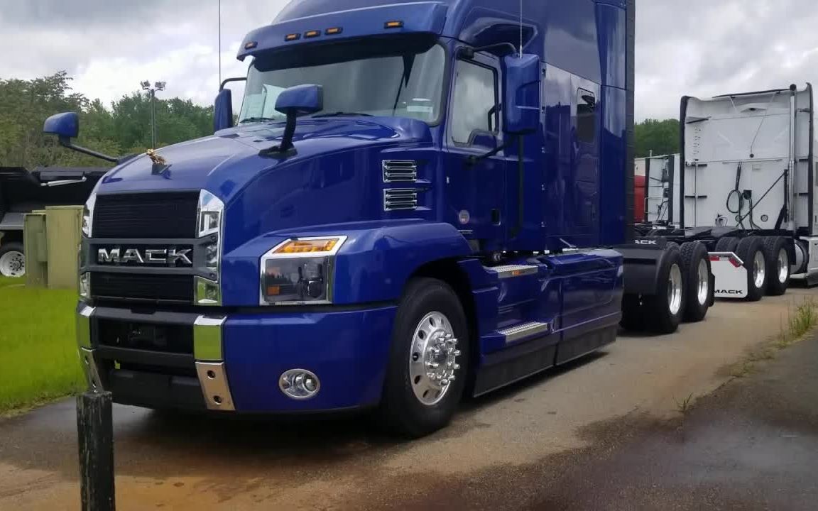 2020年款美国马克卡车外观及驾驶室内动态欣赏