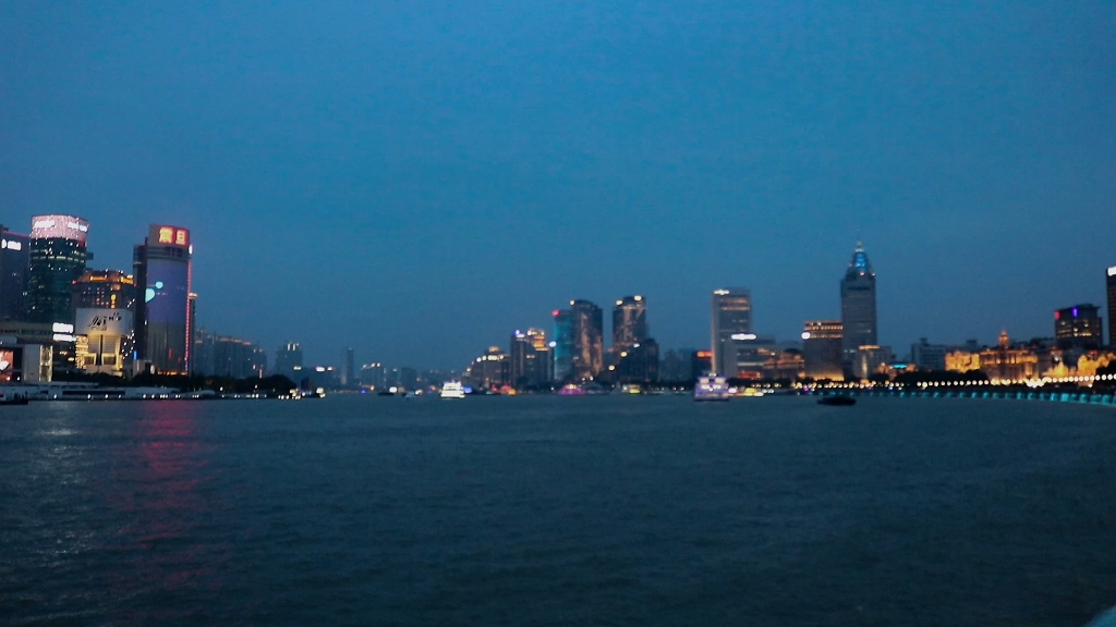上海外滩夜景|今晚,我在外滩发现了一双翅膀78