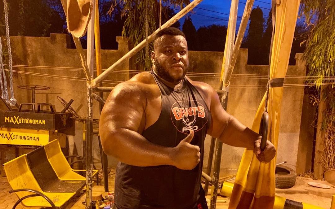 世界纪录非洲最强壮的男人2335kg原木推举ironbiby非正式世界纪录