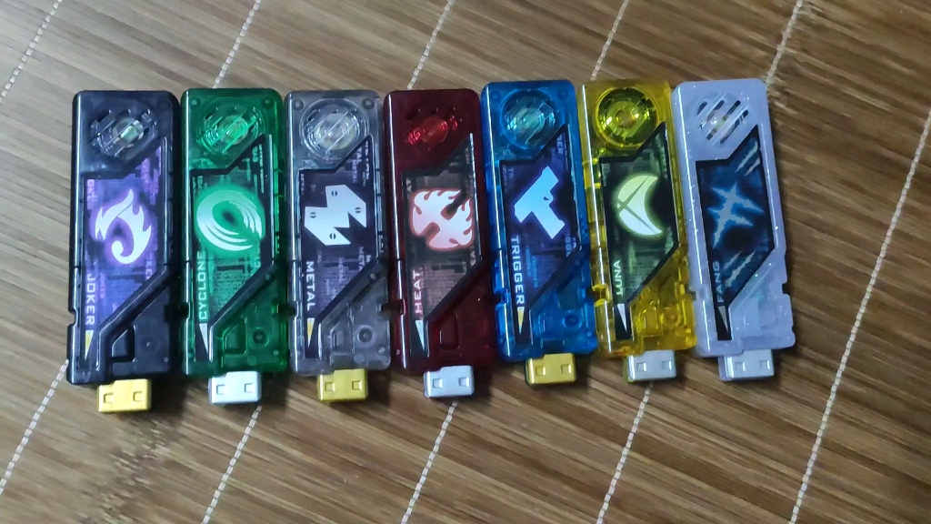 只需几十就能拥有!假面骑士w记忆体测评