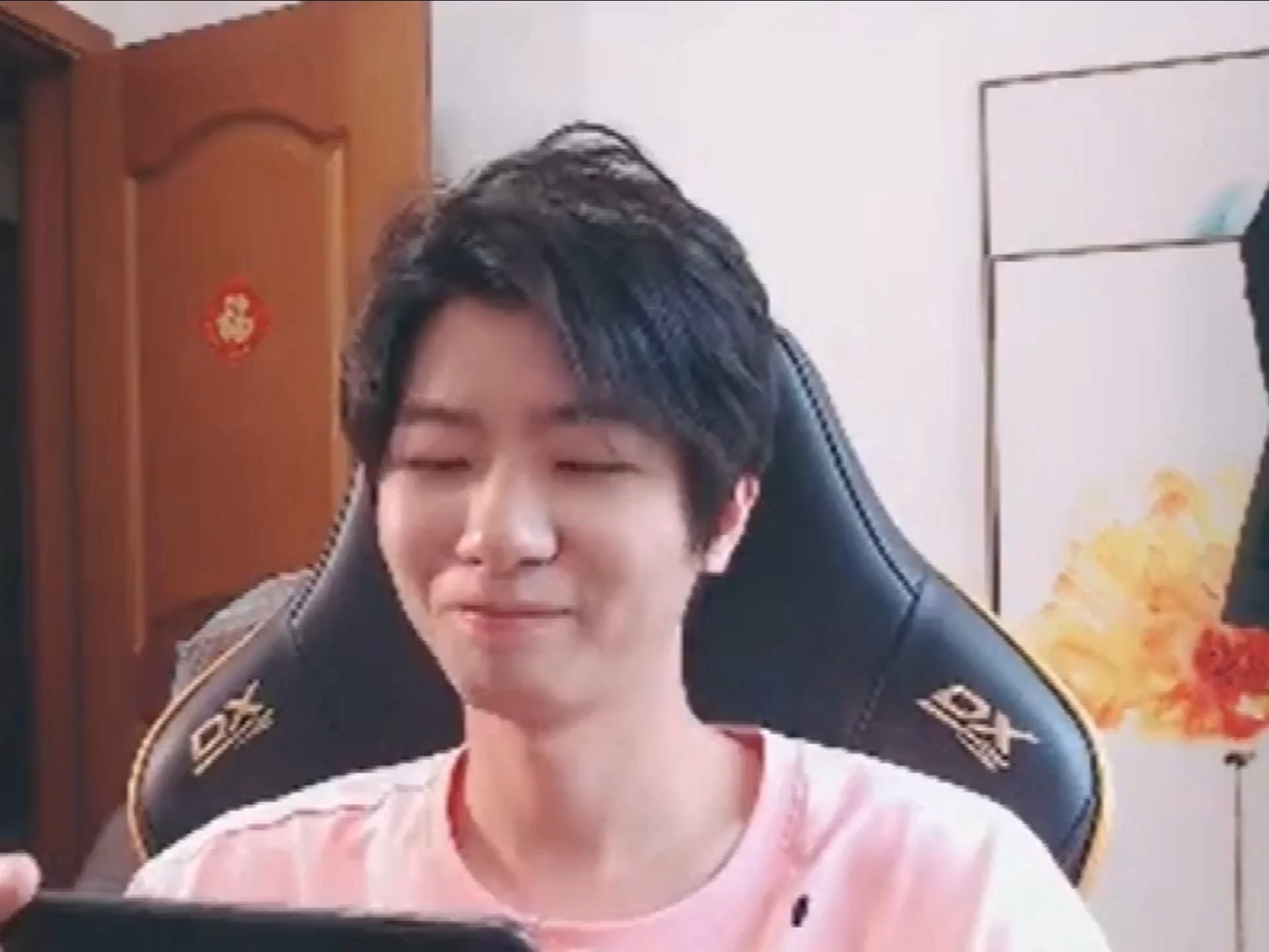 点击就看lex偷亲奇怪