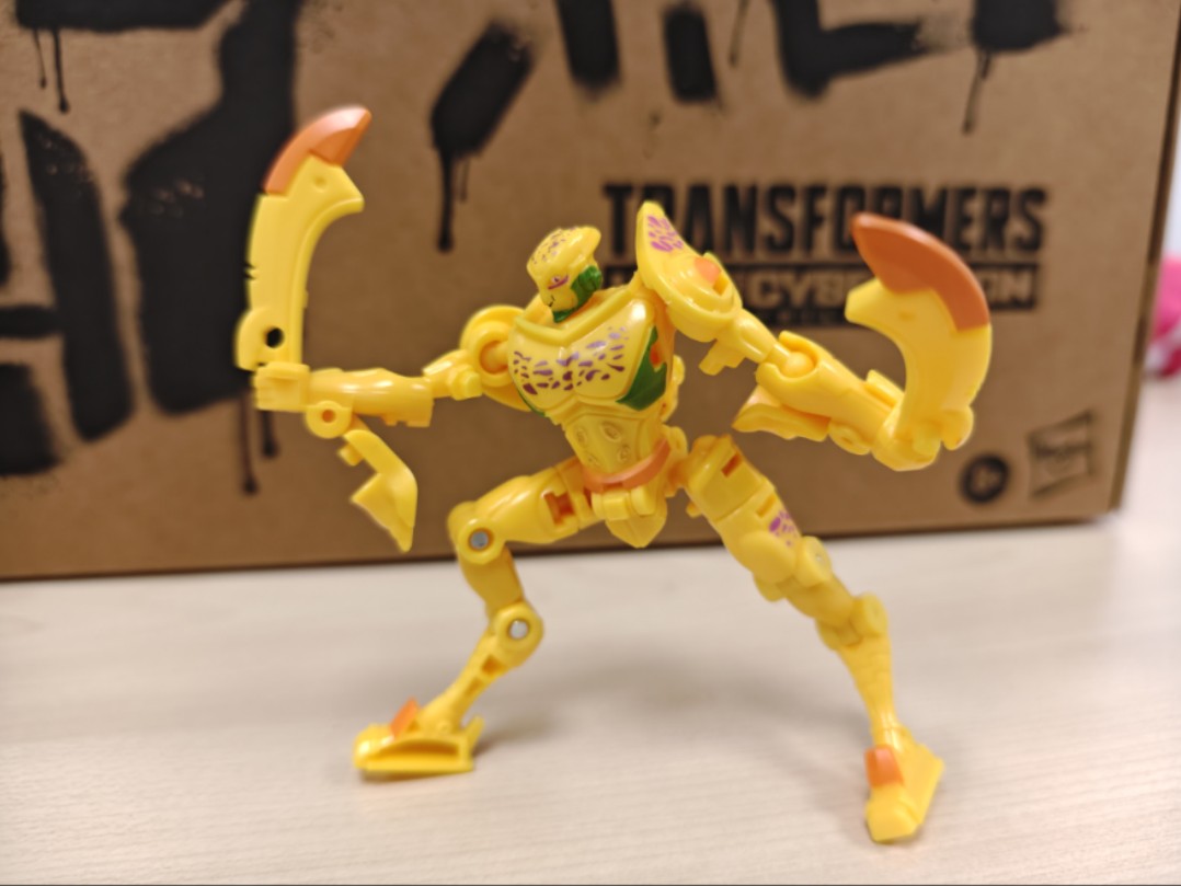 变形金刚bw2核心级豹司令