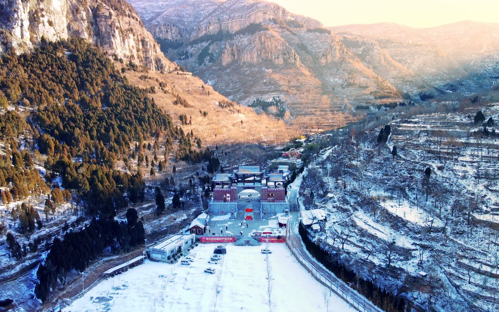 [图]银装素裹，登高祈福，这里是济南青铜山大峡谷风景区