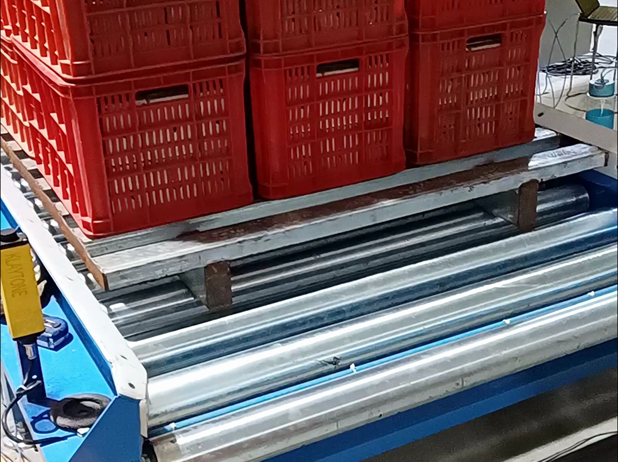 广东3吨重型托盘提升机,广州周转筐物流框提升机,肇庆重型托盘滚筒线