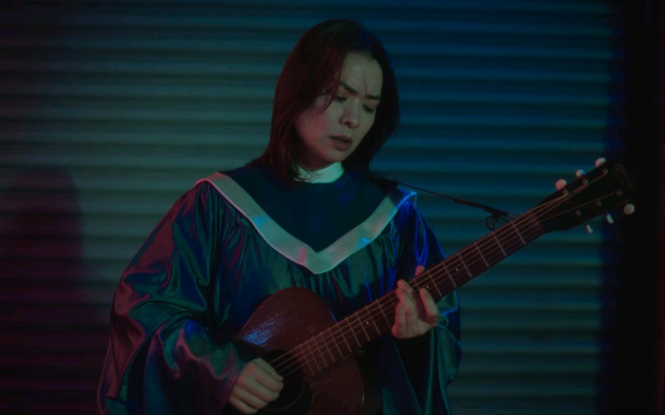 [图]Mitski - Bug Like an Angel (Official Music Video)