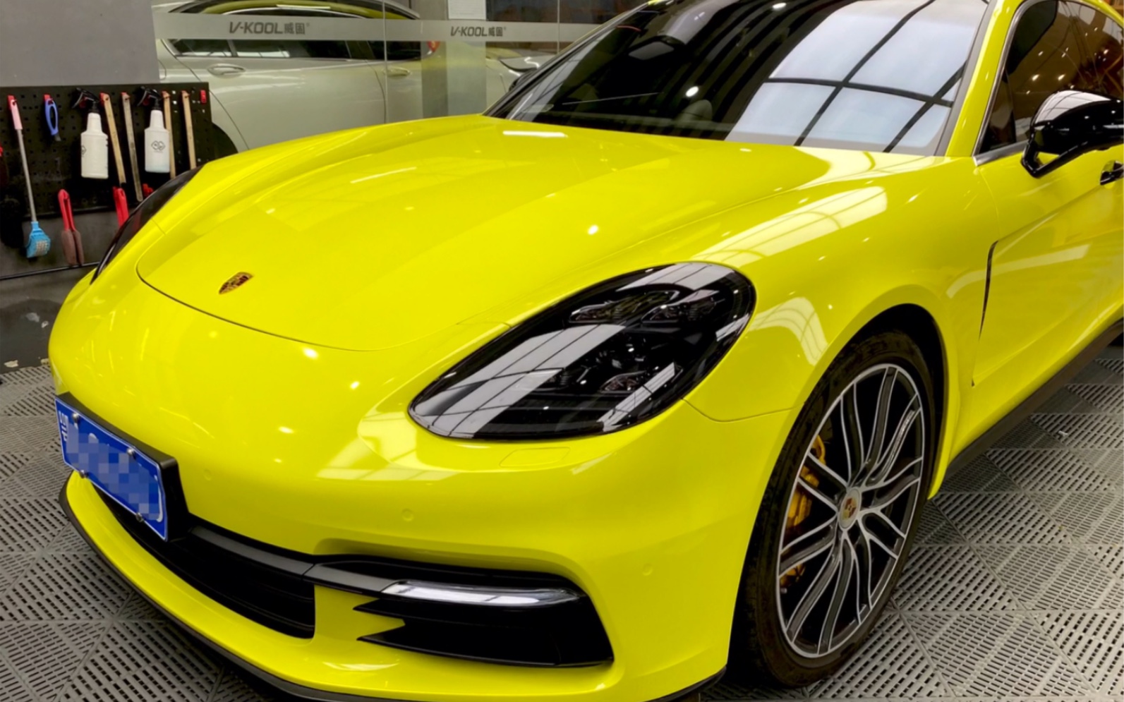 撩妹神车保时捷改色柠檬黄