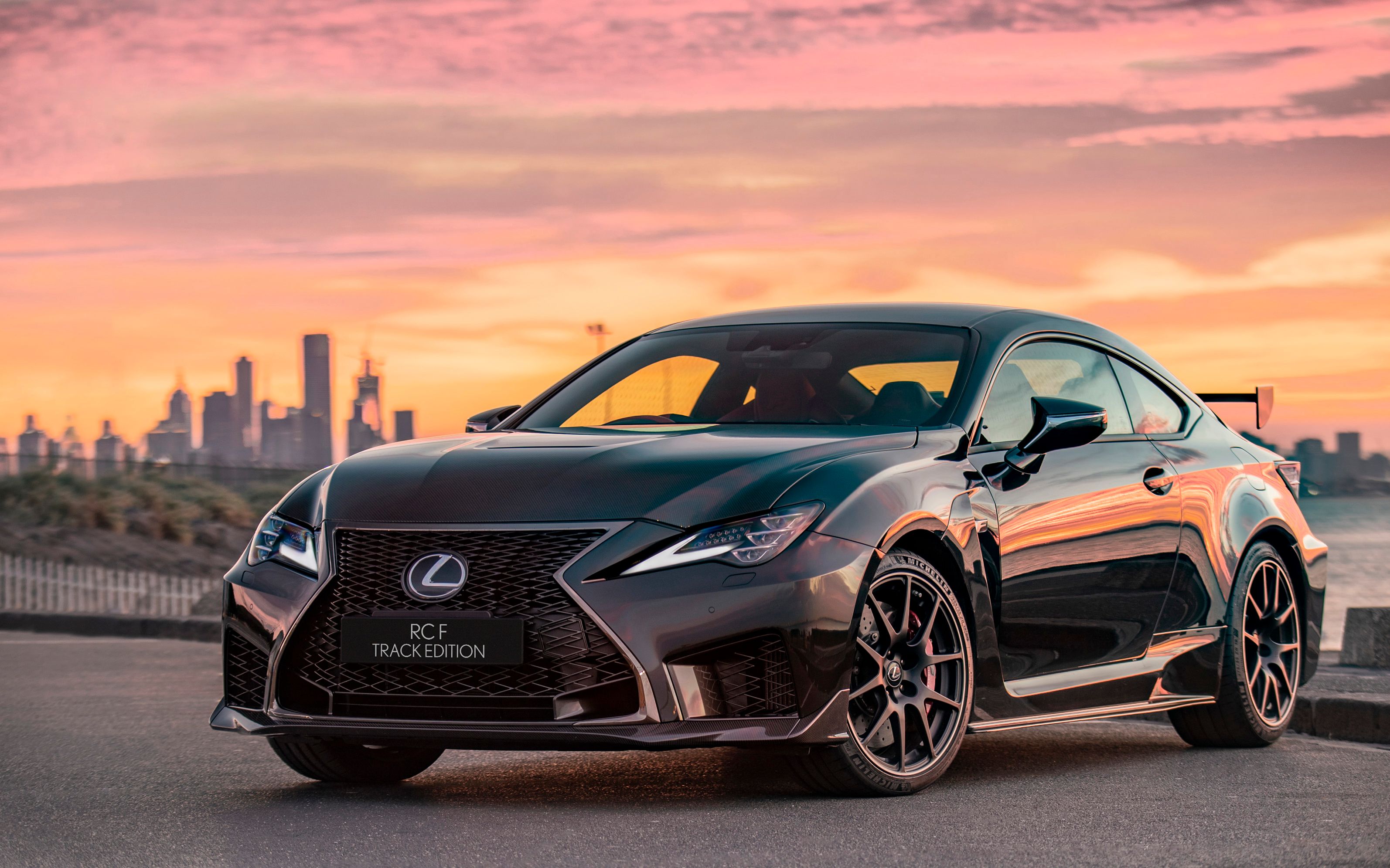 【雷克萨斯】(熟肉)燃 官方 rc f 赛道版本 车辆 "闪现"功能解析