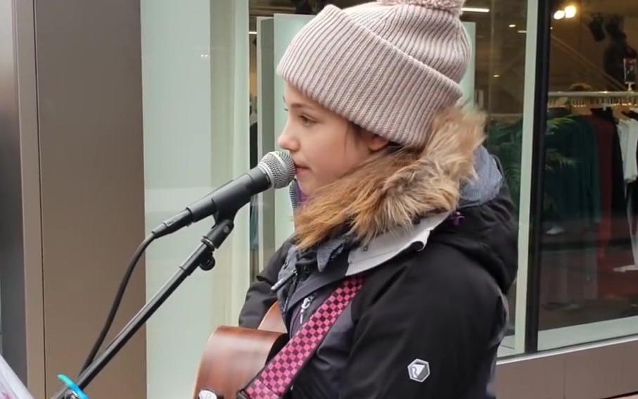 [图]Adele - chasing pavements & Allie Sherlock cover