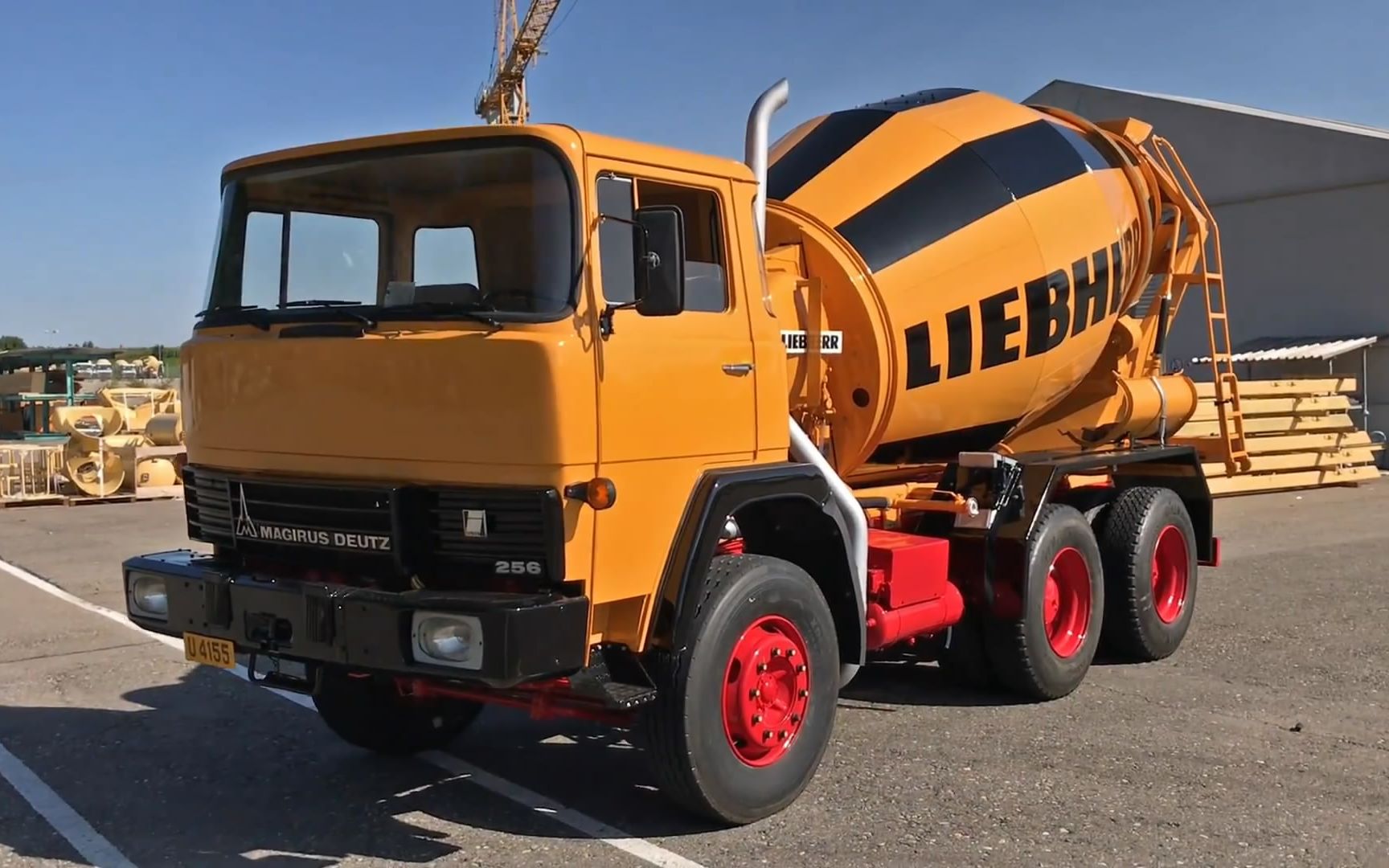 利勃海尔上装(htm 602)的水泥罐车(道依茨马基路斯底盘)_哔哩哔哩 (゜