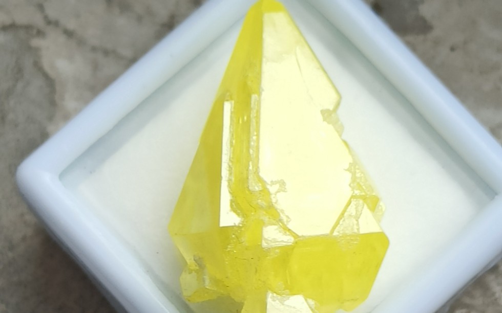 天然硫磺晶体 自然硫矿物标本