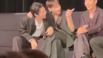 ❤️offgun♥20250928你俩说悄悄话已经旁若无人的境界了！PEBACACONCERTINJAPAN#offgun #offgun全世界最甜