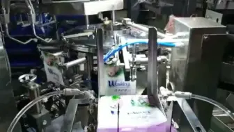 全自动给袋式包装机，早买早收益的袋装洗衣液包装机，这效率得劲~