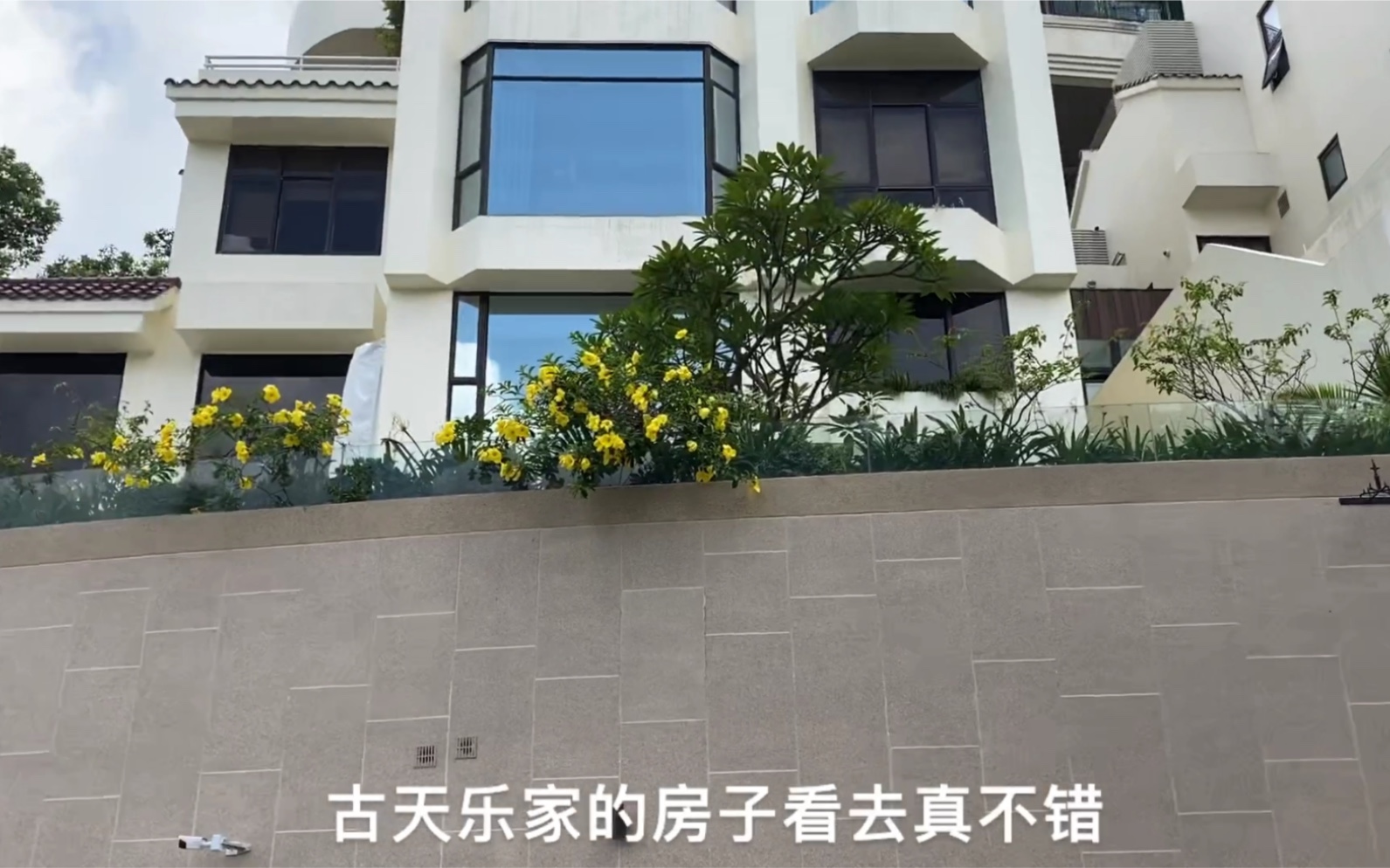 香港深水湾古天乐的豪宅,捐赠124所学校,打脸炫富明星好激动啊