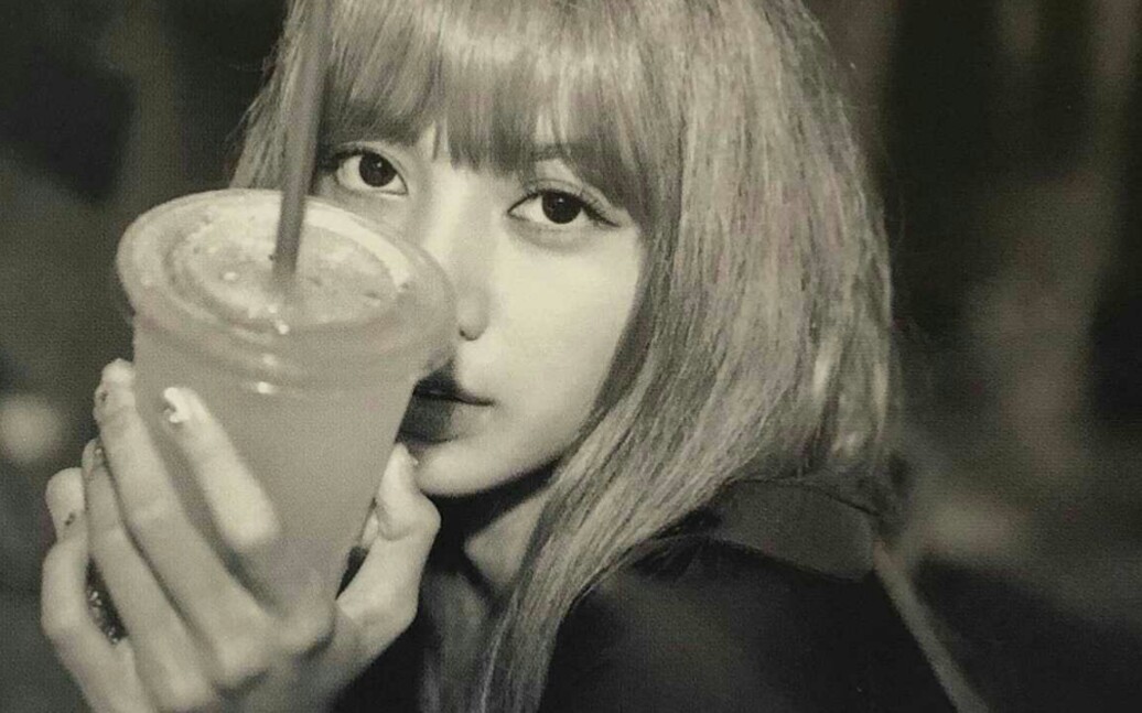 【BLACKPINK/LISA】LISA超绝广告/杂志美颜暴击的混剪视频,真的是暴击啊啊啊哔哩哔哩bilibili