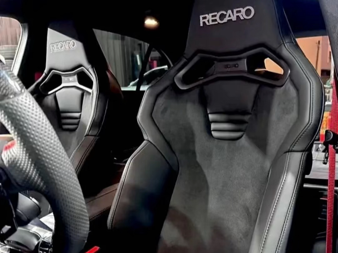 RECARO SRS UTLeather x A45S AMG#RECARO#RECARO汽车座椅#座椅改装哔哩哔哩bilibili