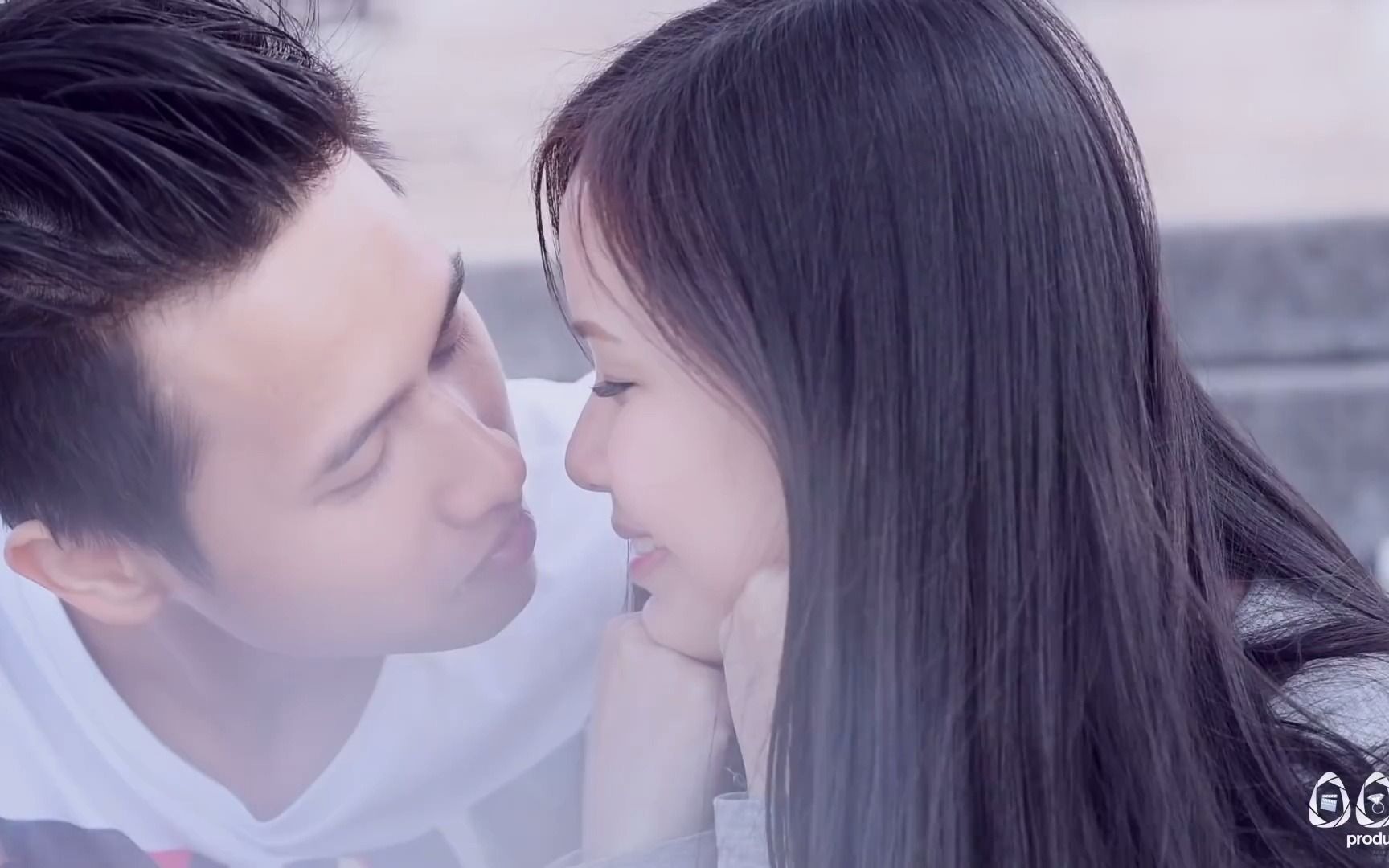 [图]I Belong To You Bae - HUI [Official MV] 我属于你Bae-HUI [官方MV]