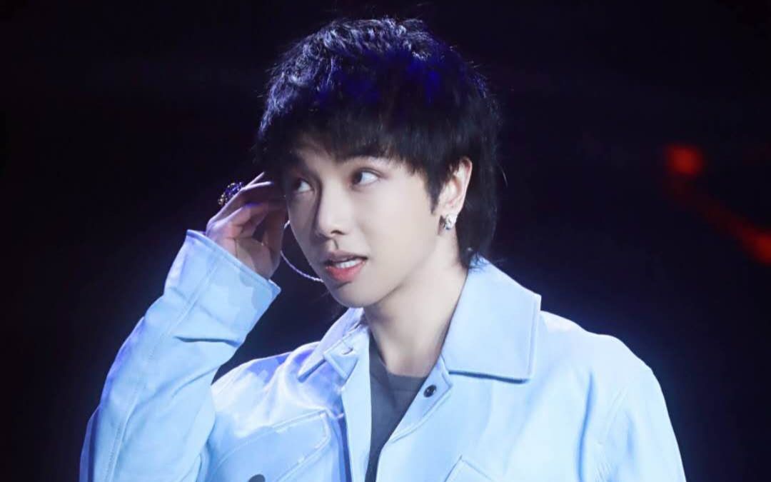 【华晨宇】20150829《可凡倾听》专访"一个来自地球的火星男孩"_哔哩