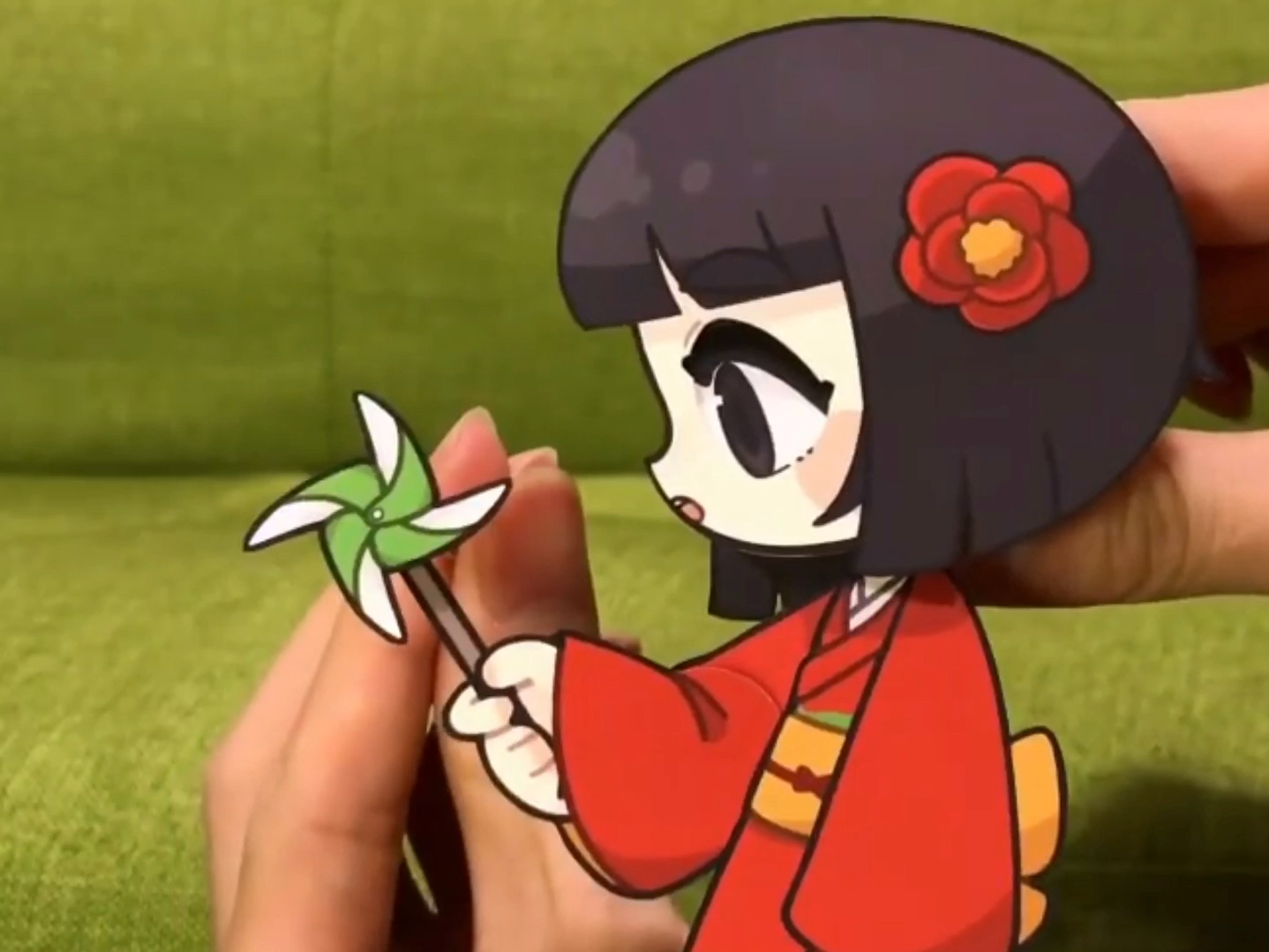 有趣且会动的纸片人推荐给有艺术细胞的人,视频来源于艺术家wash