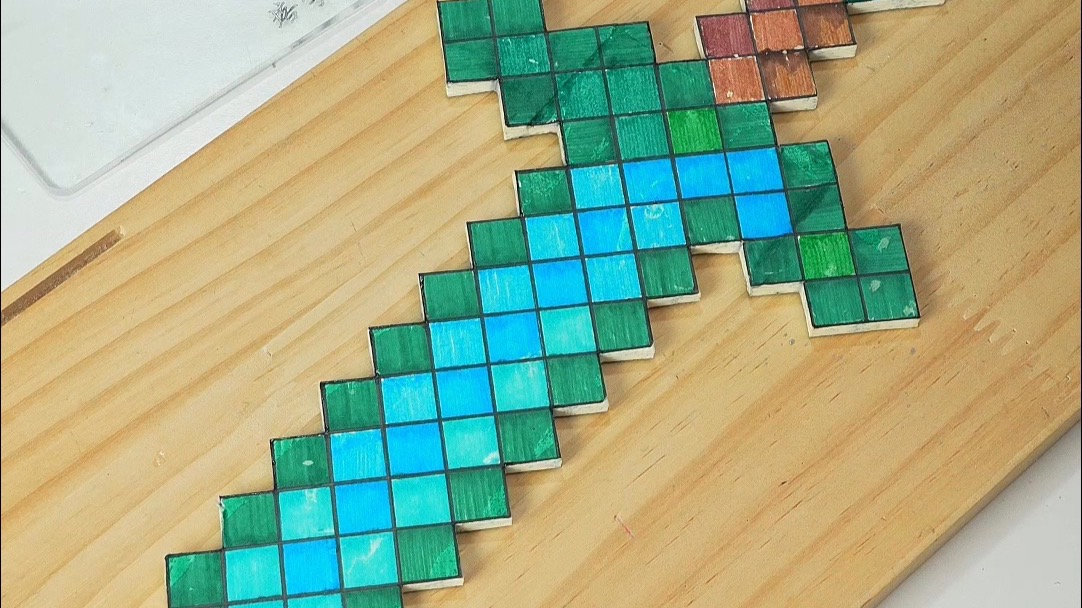 教你用纸做好看的钻石剑