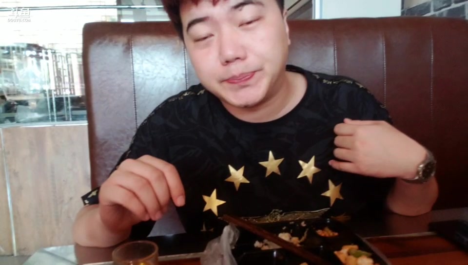 主播串哥直播录像2019-08-28 16时13分--17时28分 买个小车库,给猫