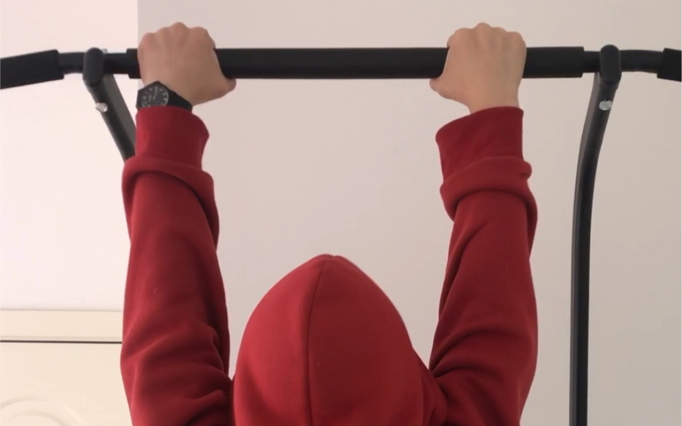 挑战单杠悬挂加20秒还原魔方