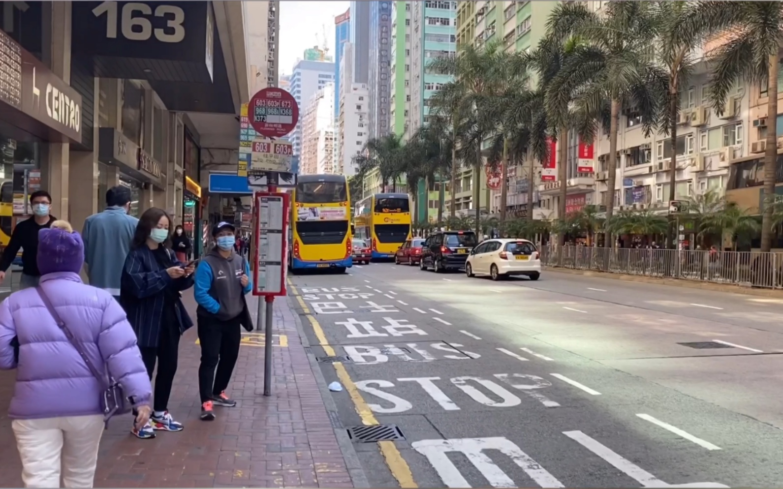 实拍在香港湾仔街头最真实现状,各大商铺都在搞活动,人流稀少呢哔哩哔哩bilibili