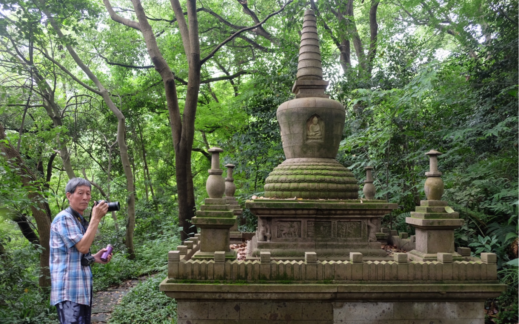 [图]杭州六和塔后山有微缩古塔，武松在六和塔出家，鲁智深圆寂于此