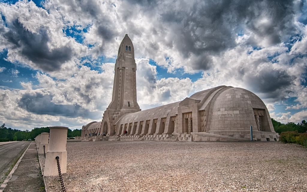 凡尔登绞肉机:为什么法国一枚打偏了的炮弹,扭转了一战的战局?