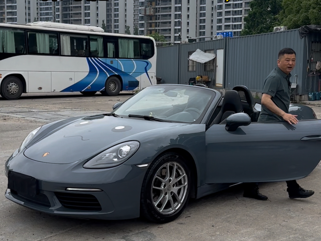 17年保时捷Boxster718 敞篷跑车 :全28.8万,首6.88万哔哩哔哩bilibili