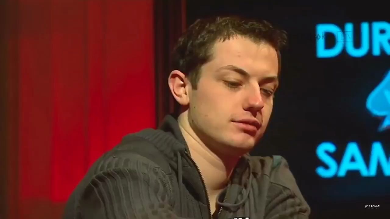 德州扑克挑战赛:dwan史上最强27偷鸡,获利50万_哔哩哔哩 (゜-゜)つロ