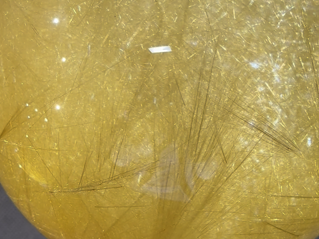 金发晶水晶球