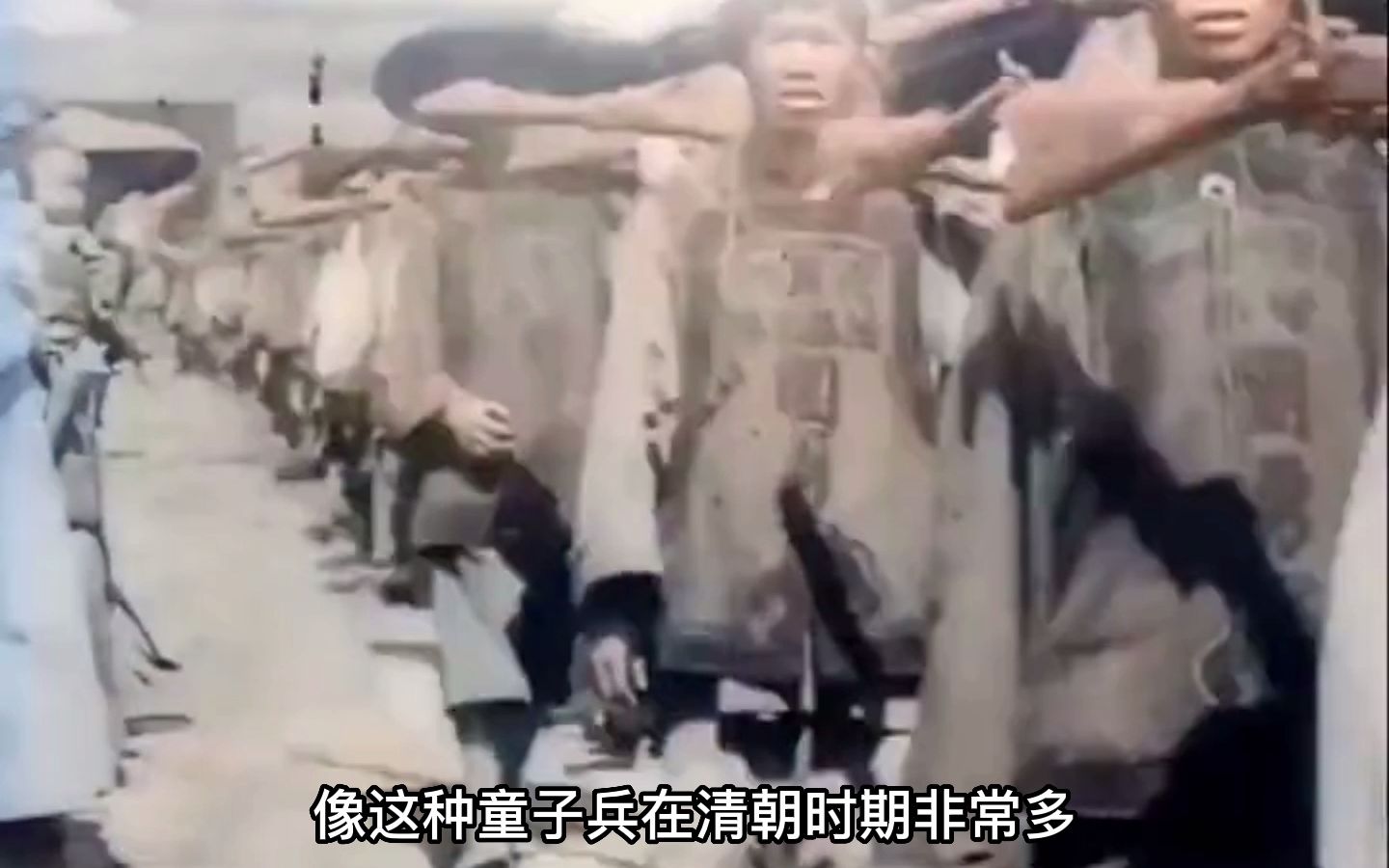 [图]1905年清朝部队出征真实影像，士兵大赤脚，毫无战斗力