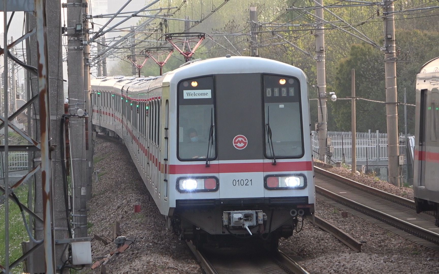 上海地铁老八01a0301021上行进站1号线莲花路站202148