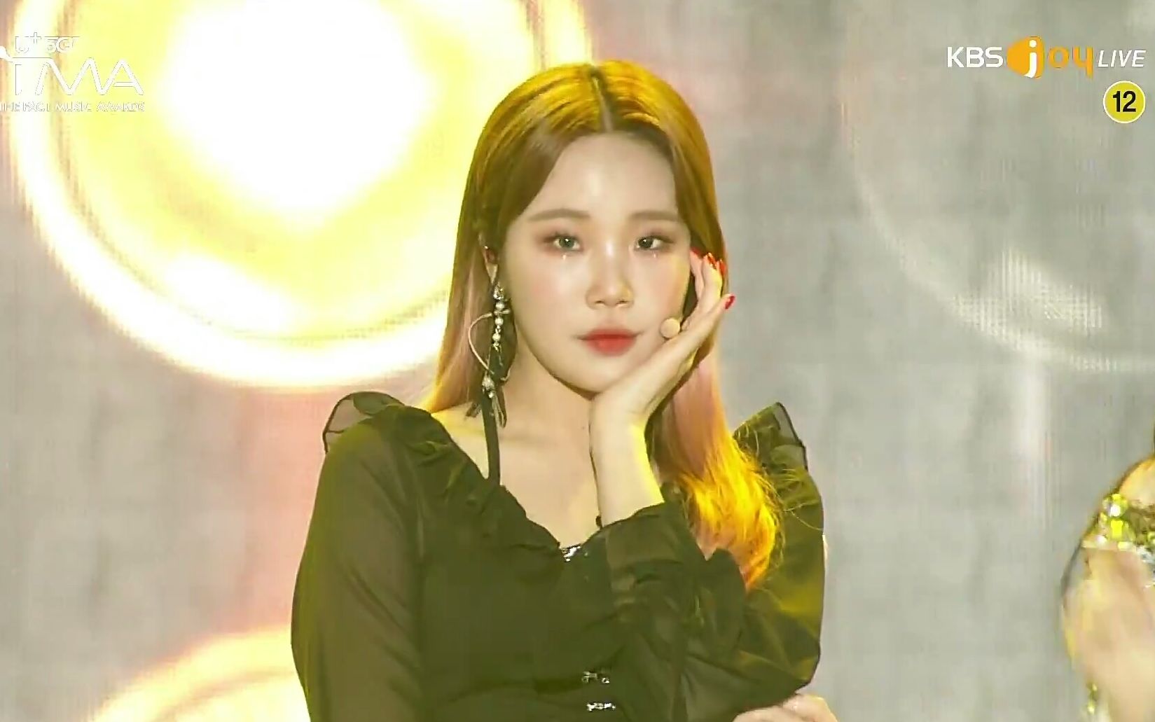 190424 momoland - im so hot bboom bboom the fact music awards
