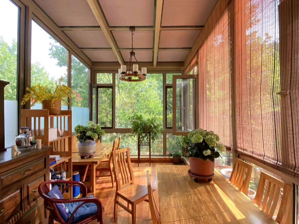 高新 普罗旺斯下跃带院子 自建超棒阳光房 四个南卧室三厅三卫 116平