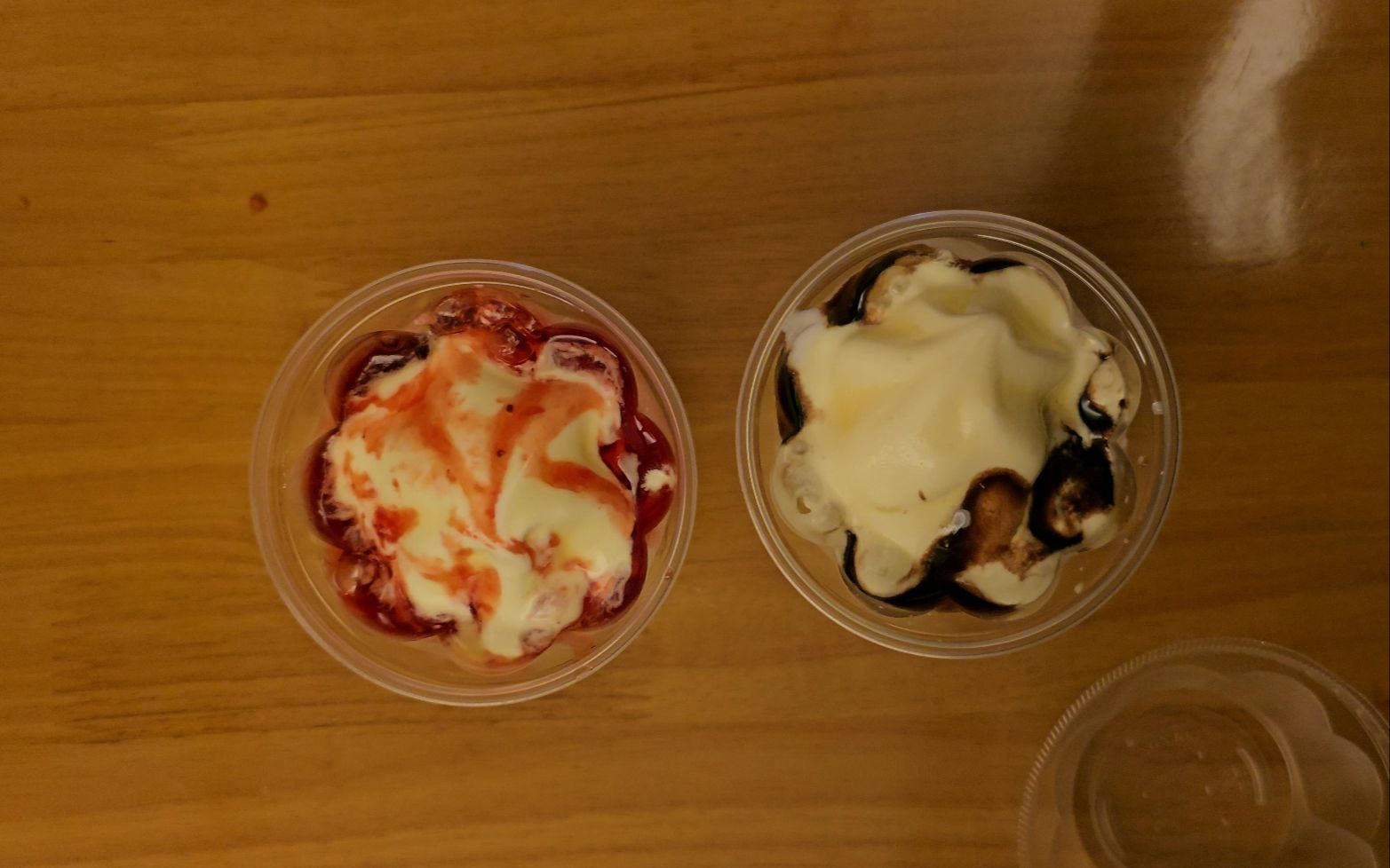 [8k30帧超高清]麦当劳金拱门新品开箱之安慕希菠萝酸奶风味新地雪糕