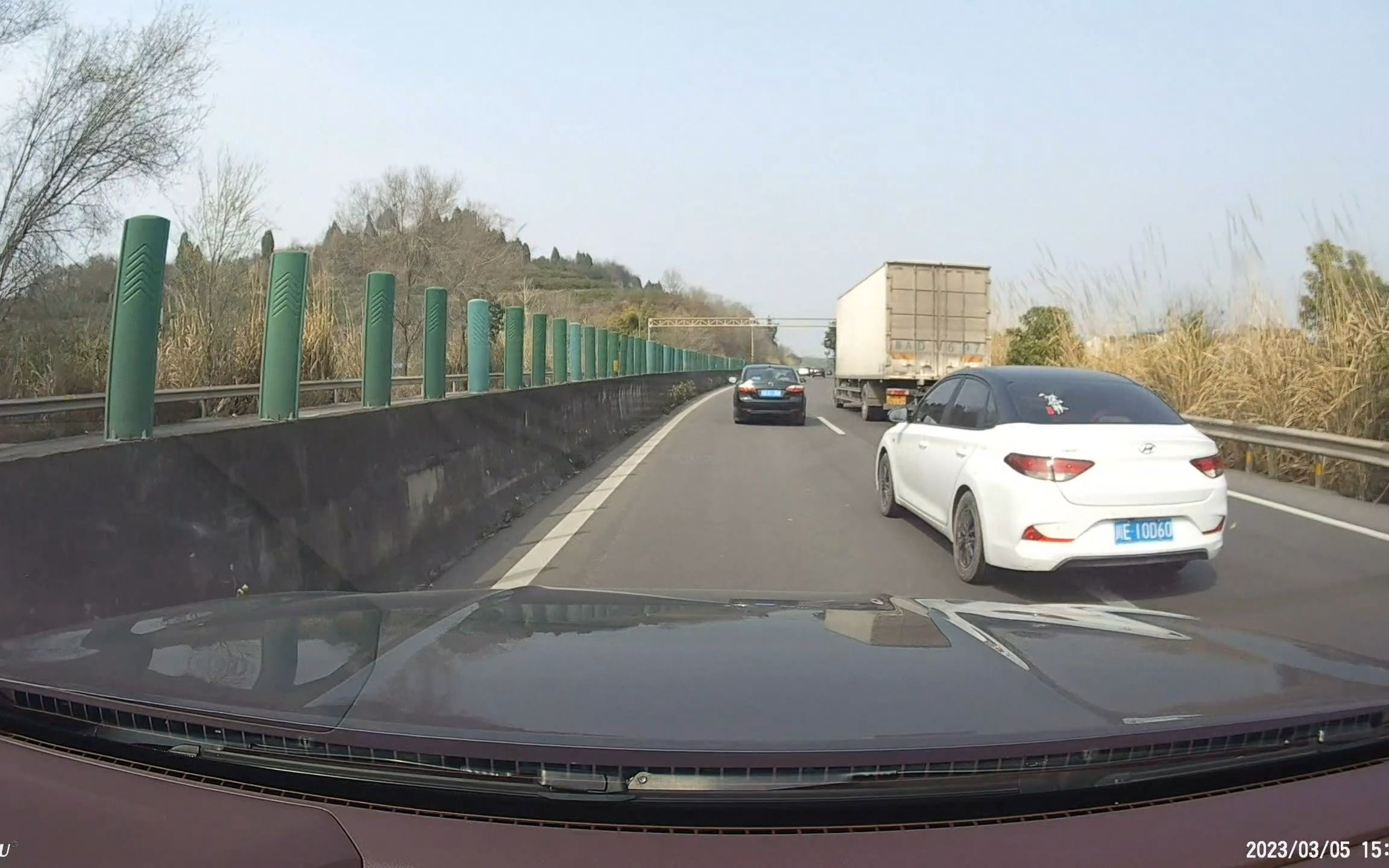 高速上遇到这样的加塞车辆,星越l高级智能辅助驾驶能完美处理不?