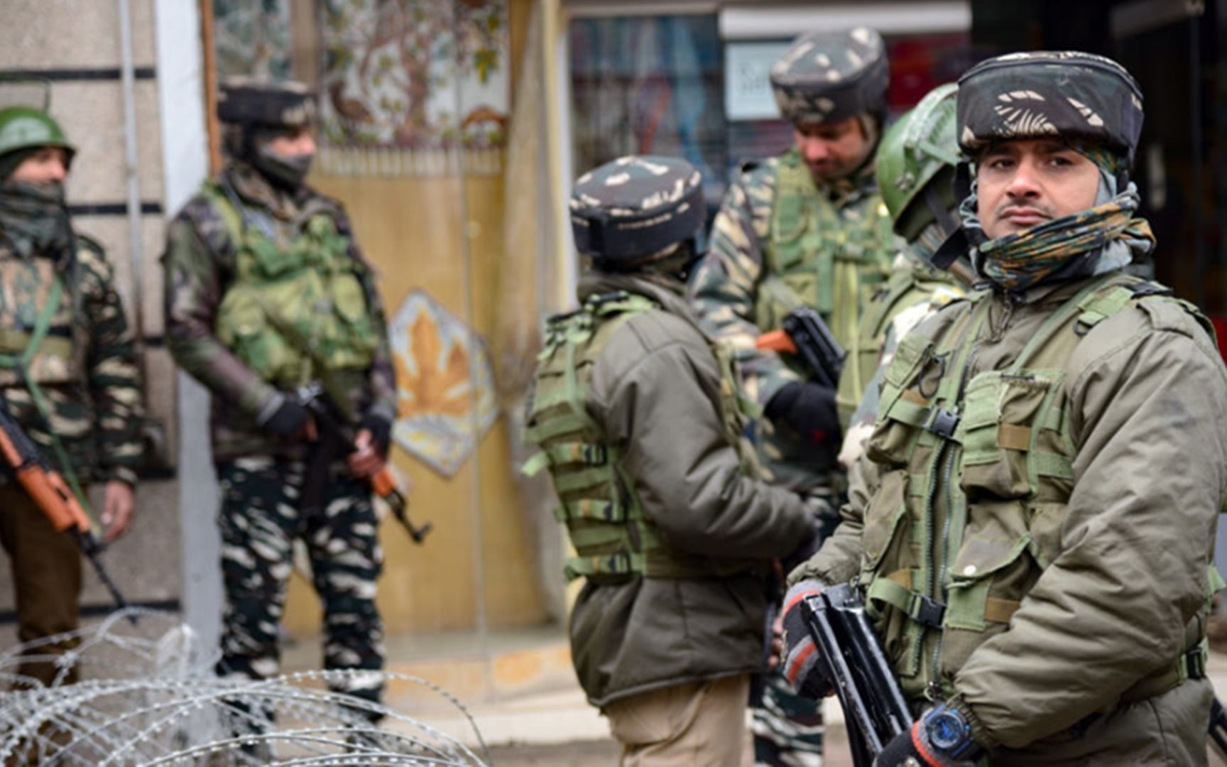 边境再次爆发激烈交火,印军战术见效,大批精锐武装被包围_哔哩哔哩