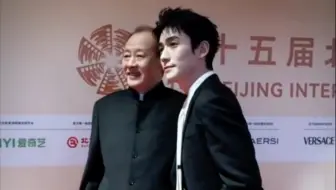 侯天来老师“一龙 我想你啦” 来张合影 人怎么越来越多啦哈哈哈（北京国际电影节）