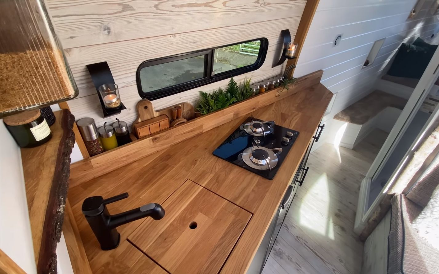 设计感十足的vanlife房车改装案例