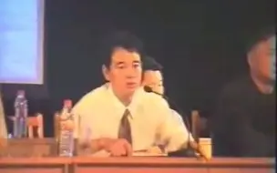 Video herunterladen: 临沂一中2003级，我们的记忆（可以看到男神李世良校长年轻的亚子！）