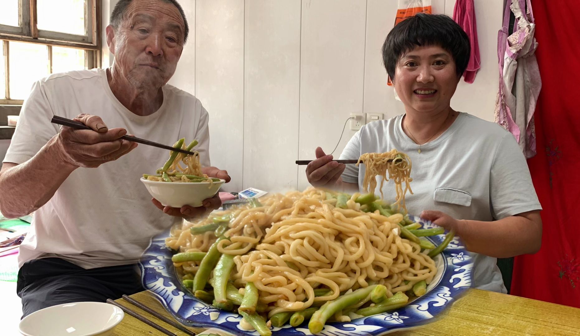 豆角焖面的家常做法,不粘不坨,面条筋道,喷香入味,顶饿还好吃哔哩哔哩bilibili