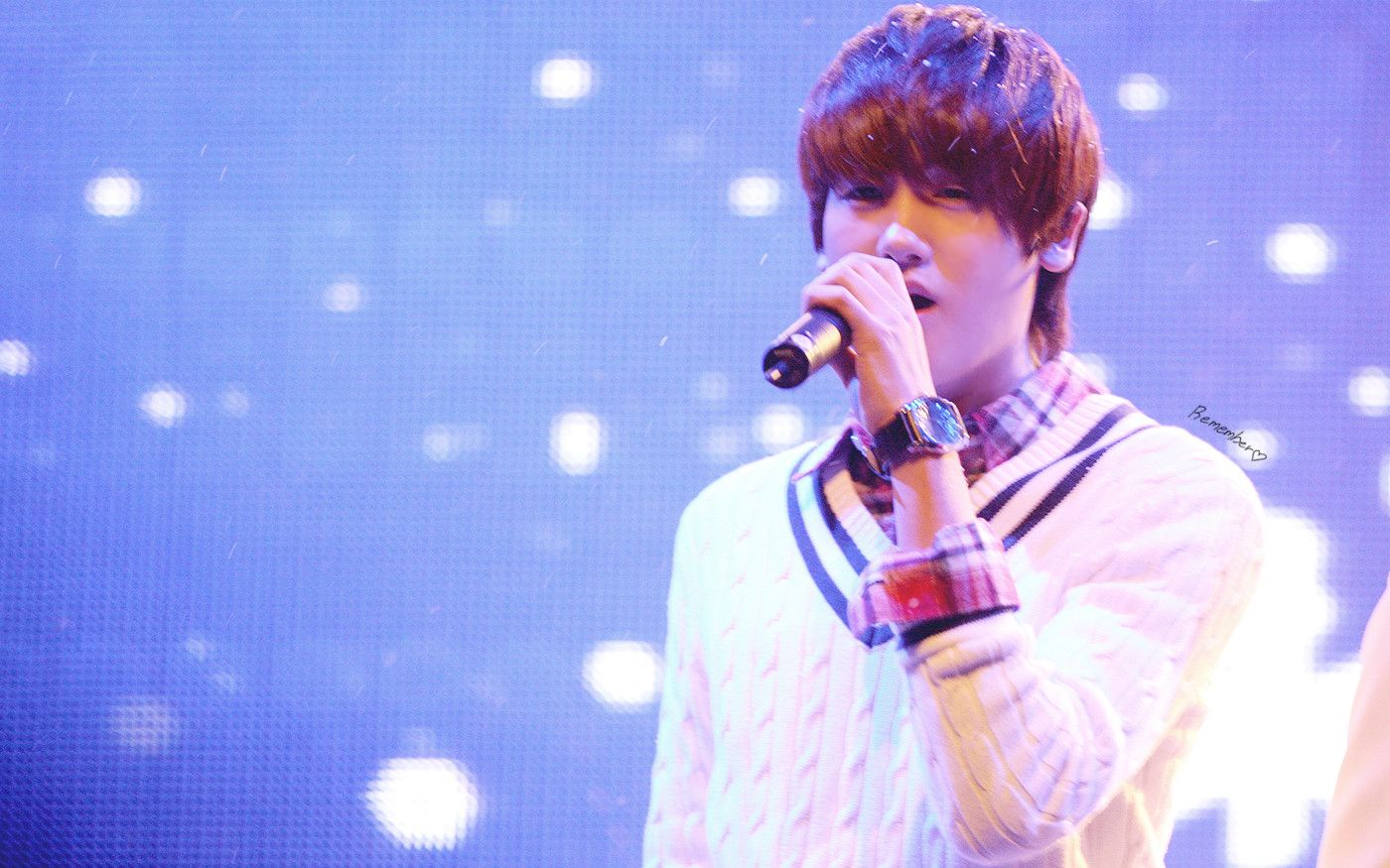 [图]【帝国之子】111226 The 1st ZEA's Party Concert NA:NUM 2011