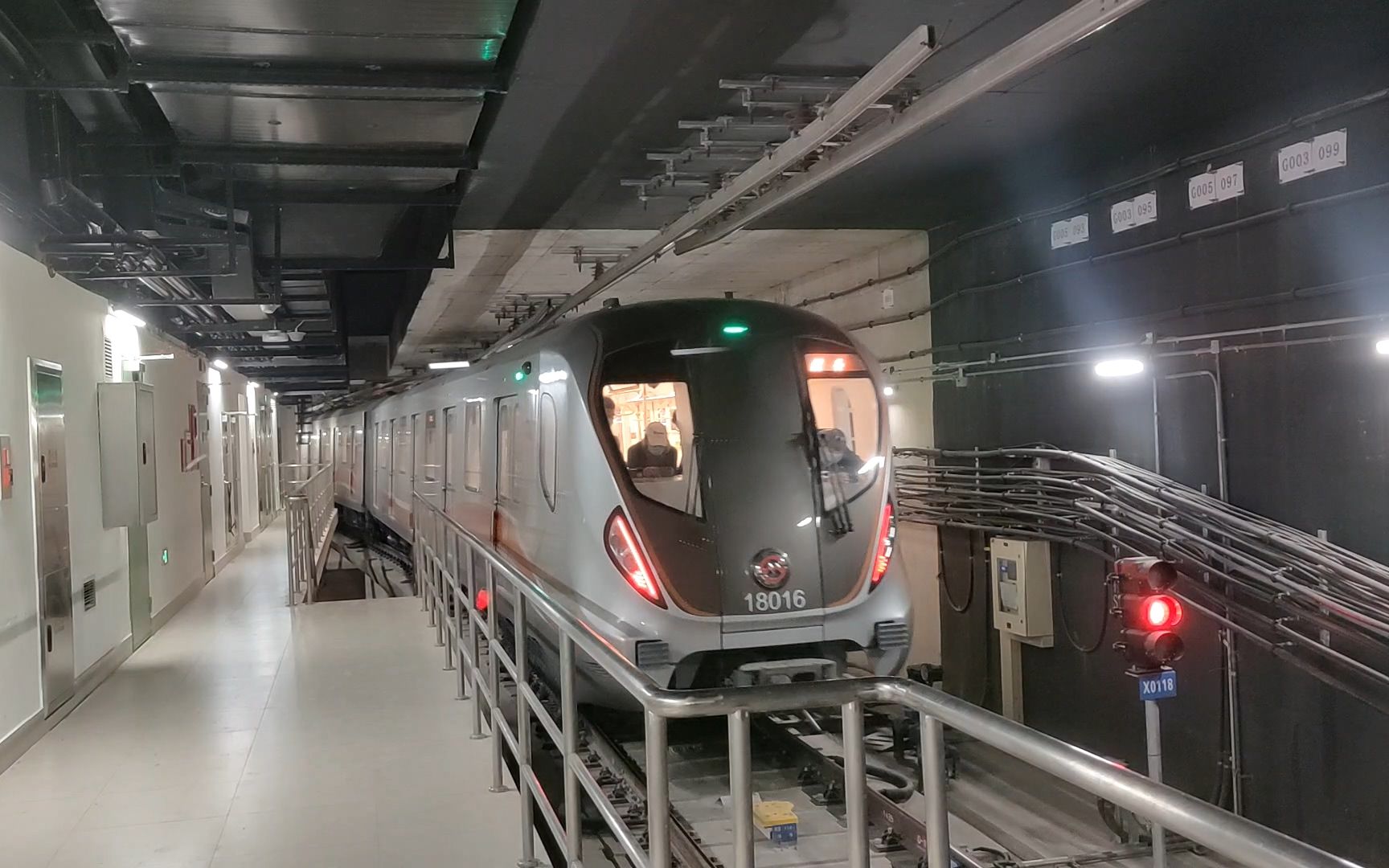 首发pov10上海地铁18号线御桥航头首班车第一人称视角延时展望