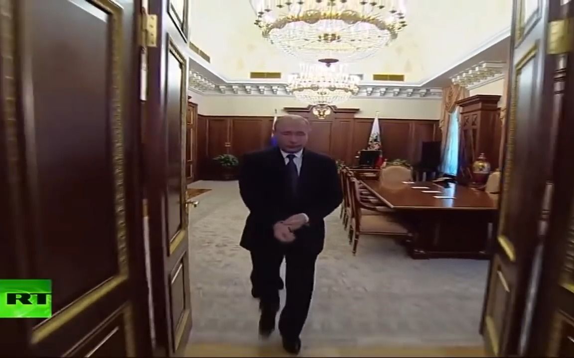 [图]Wide Putin Walking but every time he turns he gets wider