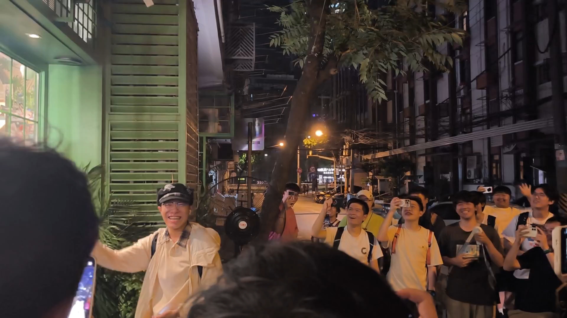 这也言周，8.1玛格萝妮粥批食堂325号叫号，众宾欢也。